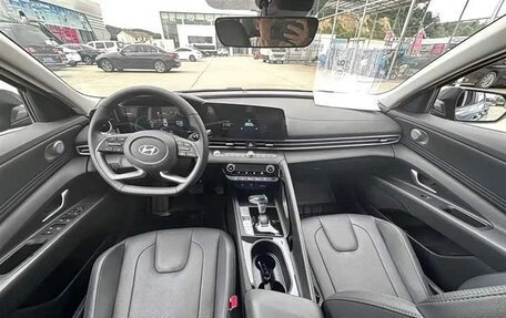 Hyundai Elantra, 2023 год, 1 370 000 рублей, 8 фотография