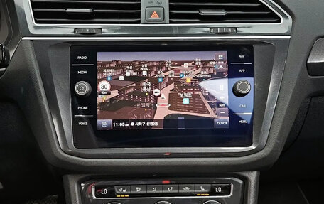 Volkswagen Tiguan II, 2020 год, 2 442 222 рублей, 12 фотография