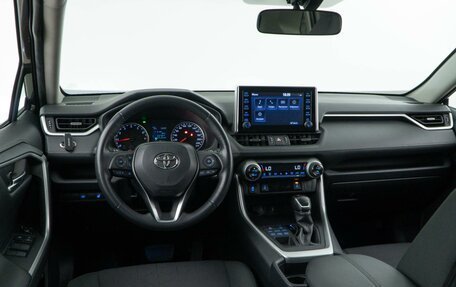 Toyota RAV4, 2020 год, 3 813 444 рублей, 7 фотография
