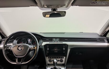 Volkswagen Passat B8 рестайлинг, 2015 год, 1 800 000 рублей, 9 фотография