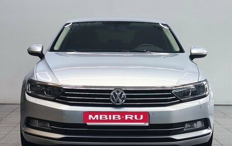 Volkswagen Passat B8 рестайлинг, 2015 год, 1 800 000 рублей, 2 фотография