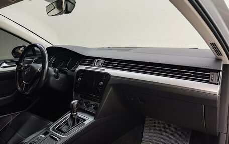 Volkswagen Passat B8 рестайлинг, 2015 год, 1 800 000 рублей, 19 фотография