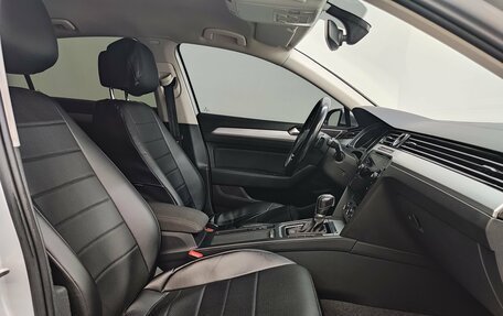 Volkswagen Passat B8 рестайлинг, 2015 год, 1 800 000 рублей, 20 фотография