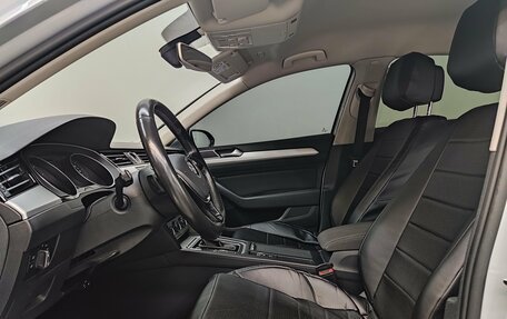 Volkswagen Passat B8 рестайлинг, 2015 год, 1 800 000 рублей, 15 фотография