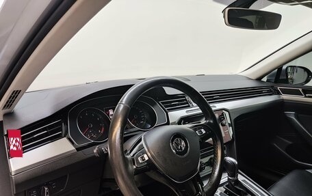 Volkswagen Passat B8 рестайлинг, 2015 год, 1 800 000 рублей, 14 фотография