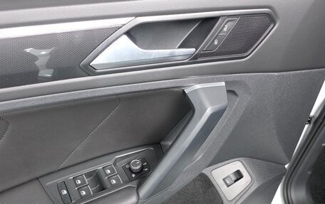 Volkswagen Tiguan II, 2022 год, 2 600 000 рублей, 11 фотография