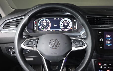 Volkswagen Tiguan II, 2022 год, 2 600 000 рублей, 16 фотография