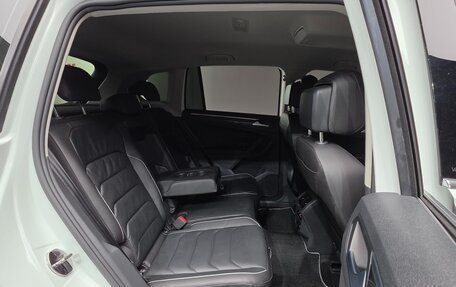 Volkswagen Tiguan II, 2022 год, 2 600 000 рублей, 20 фотография