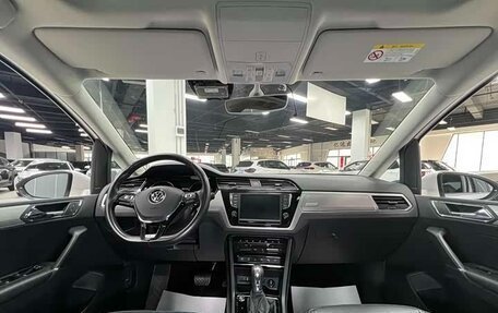 Volkswagen Touran III, 2021 год, 2 664 600 рублей, 7 фотография