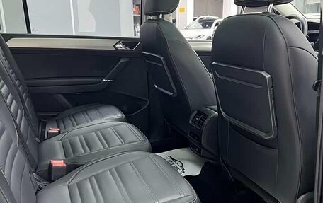 Volkswagen Touran III, 2021 год, 2 664 600 рублей, 19 фотография