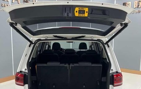 Volkswagen Touran III, 2021 год, 2 664 600 рублей, 22 фотография