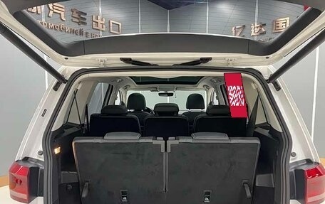 Volkswagen Touran III, 2021 год, 2 664 600 рублей, 24 фотография