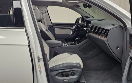 Volkswagen Touareg III, 2025 год, 9 200 000 рублей, 25 фотография