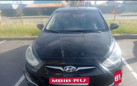 Hyundai Solaris II рестайлинг, 2011 год, 400 000 рублей, 2 фотография