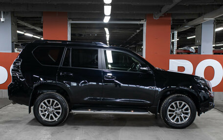 Toyota Land Cruiser Prado 150 рестайлинг 2, 2017 год, 3 949 000 рублей, 4 фотография