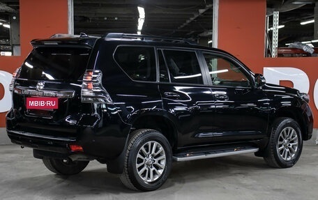Toyota Land Cruiser Prado 150 рестайлинг 2, 2017 год, 3 949 000 рублей, 5 фотография