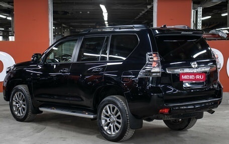 Toyota Land Cruiser Prado 150 рестайлинг 2, 2017 год, 3 949 000 рублей, 7 фотография