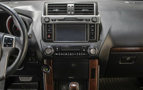 Toyota Land Cruiser Prado 150 рестайлинг 2, 2017 год, 3 949 000 рублей, 15 фотография