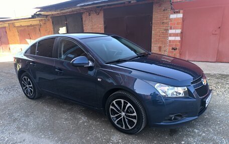 Chevrolet Cruze II, 2011 год, 900 000 рублей, 4 фотография