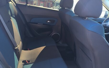 Chevrolet Cruze II, 2011 год, 900 000 рублей, 14 фотография