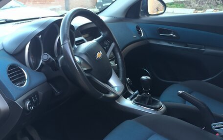 Chevrolet Cruze II, 2011 год, 900 000 рублей, 10 фотография