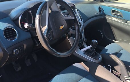 Chevrolet Cruze II, 2011 год, 900 000 рублей, 18 фотография