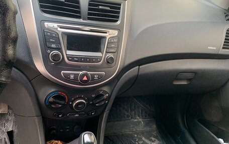 Hyundai Solaris II рестайлинг, 2014 год, 910 000 рублей, 9 фотография