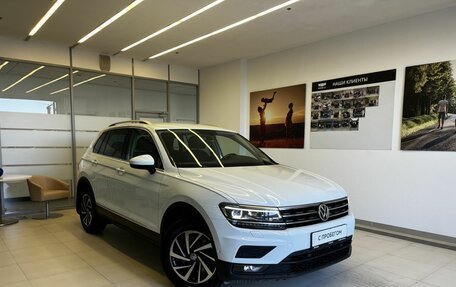 Volkswagen Tiguan II, 2018 год, 2 750 000 рублей, 3 фотография