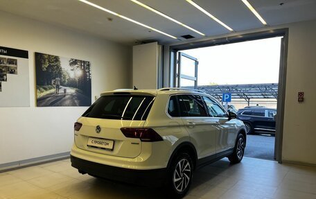 Volkswagen Tiguan II, 2018 год, 2 750 000 рублей, 4 фотография