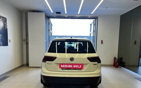 Volkswagen Tiguan II, 2018 год, 2 750 000 рублей, 5 фотография