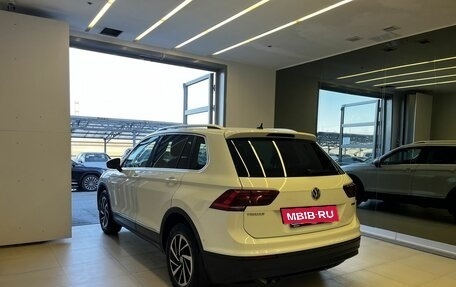 Volkswagen Tiguan II, 2018 год, 2 750 000 рублей, 6 фотография