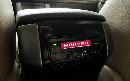 Toyota Land Cruiser Prado 150 рестайлинг 2, 2010 год, 2 850 000 рублей, 14 фотография