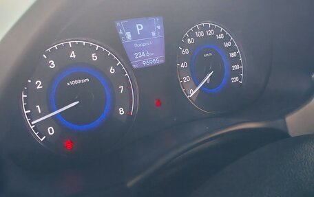 Hyundai Solaris II рестайлинг, 2014 год, 950 000 рублей, 13 фотография