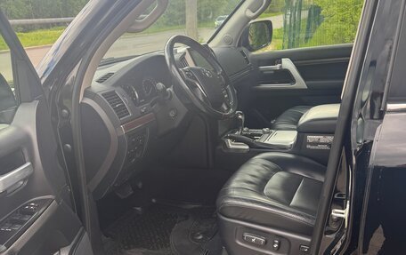 Toyota Land Cruiser 200, 2017 год, 6 500 000 рублей, 3 фотография