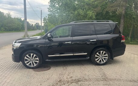 Toyota Land Cruiser 200, 2017 год, 6 500 000 рублей, 2 фотография