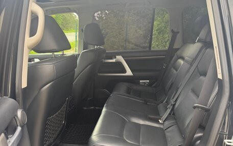 Toyota Land Cruiser 200, 2017 год, 6 500 000 рублей, 8 фотография