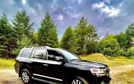 Toyota Land Cruiser 200, 2017 год, 6 500 000 рублей, 10 фотография