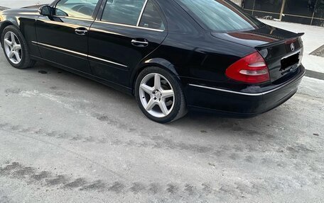 Mercedes-Benz E-Класс, 2004 год, 960 000 рублей, 3 фотография