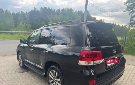 Toyota Land Cruiser 200, 2017 год, 6 500 000 рублей, 9 фотография