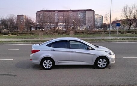 Hyundai Solaris II рестайлинг, 2013 год, 650 000 рублей, 6 фотография