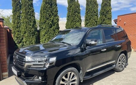 Toyota Land Cruiser 200, 2017 год, 5 750 000 рублей, 2 фотография