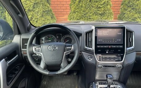 Toyota Land Cruiser 200, 2017 год, 5 750 000 рублей, 11 фотография