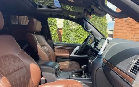 Toyota Land Cruiser 200, 2017 год, 5 750 000 рублей, 9 фотография