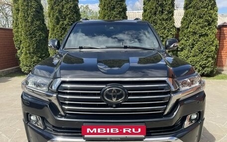 Toyota Land Cruiser 200, 2017 год, 5 750 000 рублей, 8 фотография