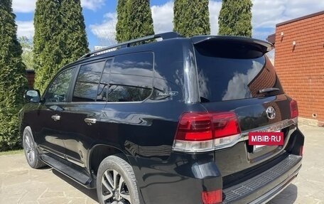 Toyota Land Cruiser 200, 2017 год, 5 750 000 рублей, 5 фотография