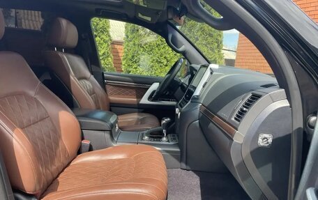Toyota Land Cruiser 200, 2017 год, 5 750 000 рублей, 14 фотография
