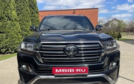 Toyota Land Cruiser 200, 2017 год, 5 750 000 рублей, 17 фотография