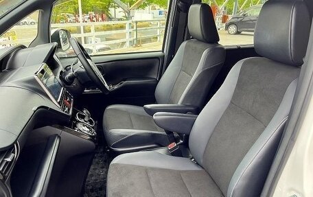 Toyota Noah III, 2021 год, 1 955 123 рублей, 13 фотография