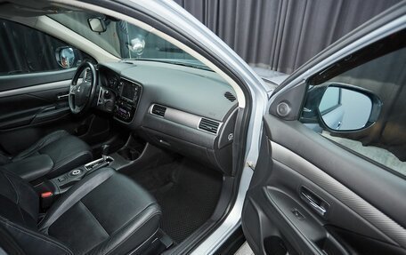 Mitsubishi Outlander III рестайлинг 3, 2012 год, 1 449 000 рублей, 14 фотография