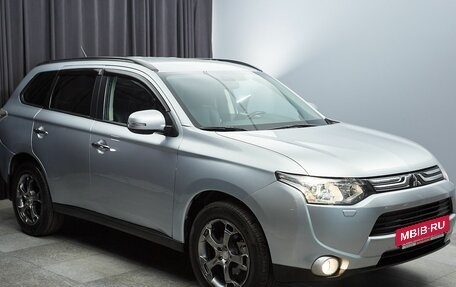 Mitsubishi Outlander III рестайлинг 3, 2012 год, 1 449 000 рублей, 3 фотография